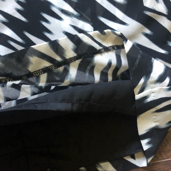 Funky B&W Dress - Picture 4 of 4